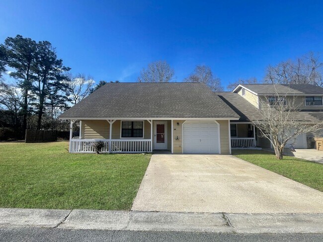 Foto del edificio - Coming Available!