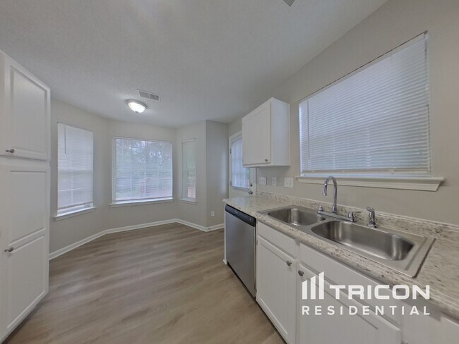 Foto del edificio - 262 Stonewood Dr