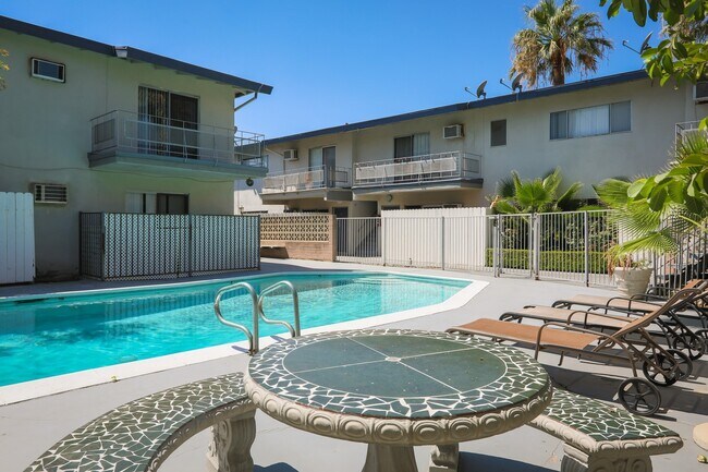 Foto del edificio - 11922 Burbank Blvd