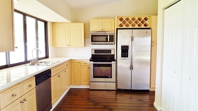 Foto del edificio - 356 NW Placid Ave