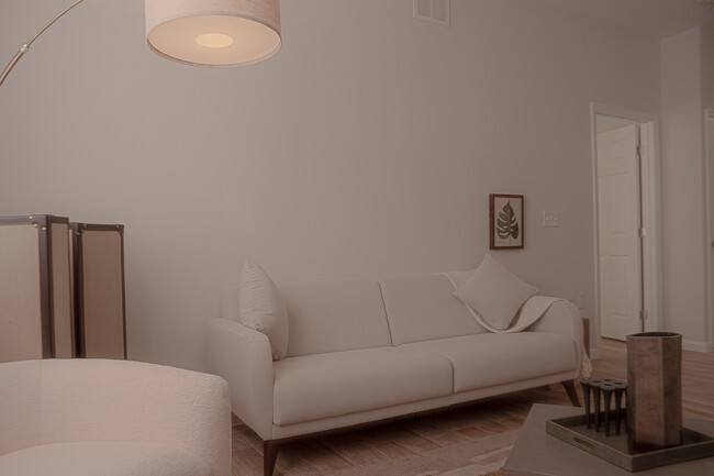 Building Photo - Sandlake Palazzo