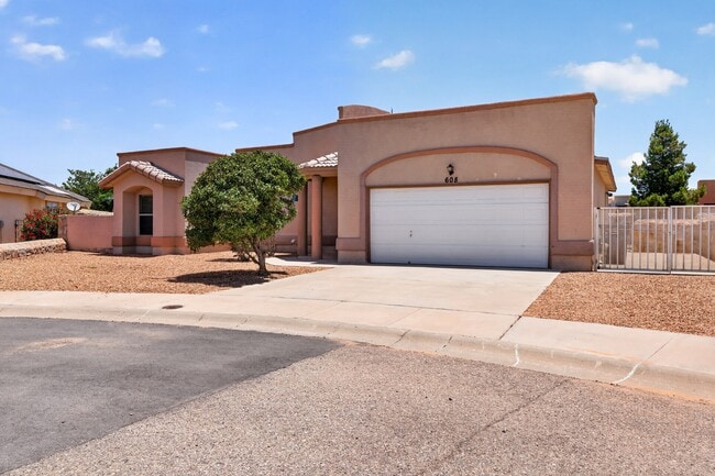 Building Photo - 608 Cactus Creek Pl
