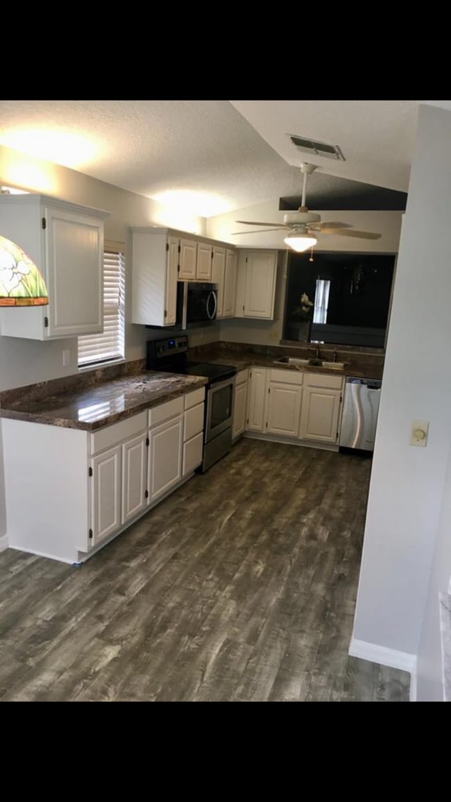 Kitchen - 1334 Augusta National Blvd House