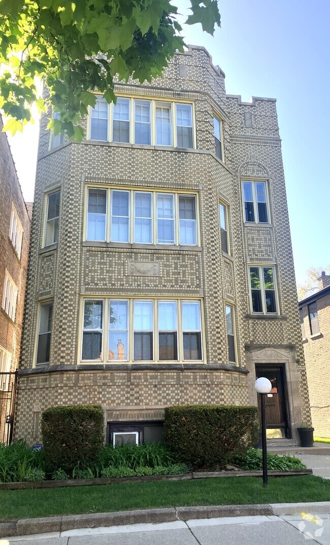 Building Photo - 9144 S Laflin St