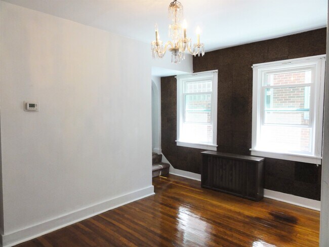 Dinging room - 1328 Wightman St