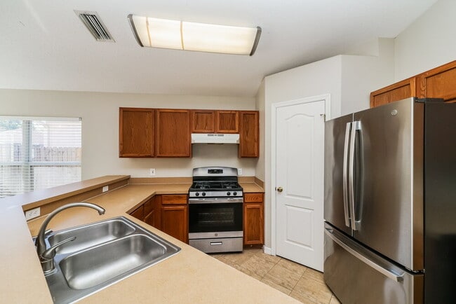 Building Photo - 7862 Bristol Park Dr