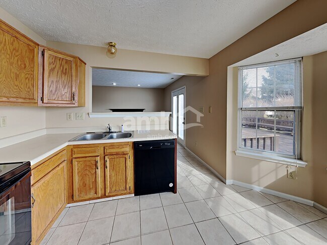 Foto del edificio - 8039 Southern Springs Blvd