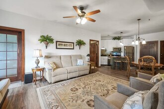 Building Photo - 473 Cuscowilla Dr