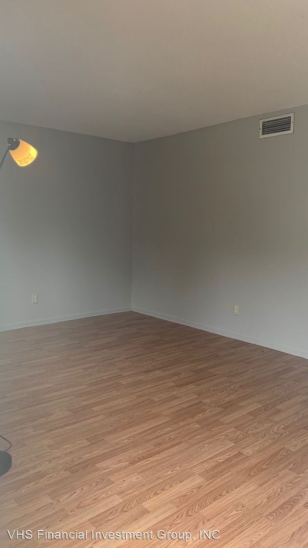 Building Photo - 3 br, 1.5 bath House - 736 Elaine Street