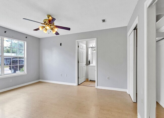 Building Photo - 216 Brookmeade