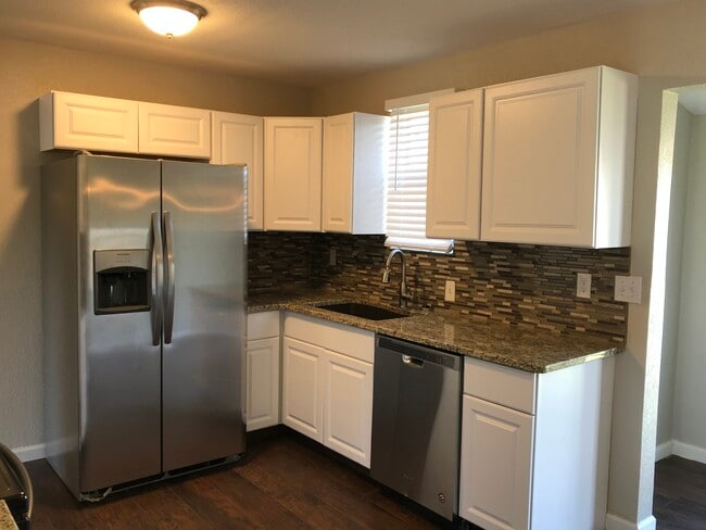 Foto del edificio - 3621 Spruce Ave