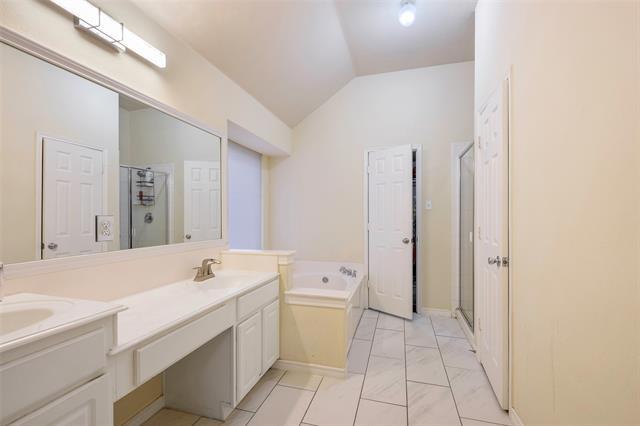 Foto del edificio - 6011 Lakecrest Dr