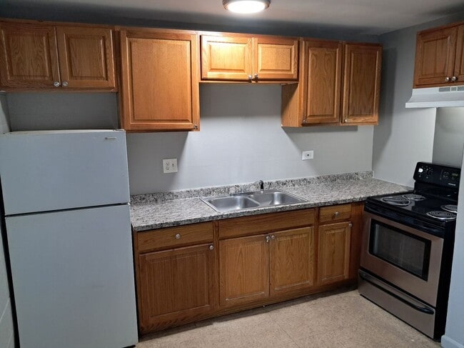 Photo - 1600 Clinton St Apartment