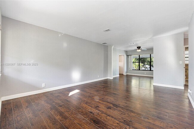 Foto del edificio - 2517 Rodman St
