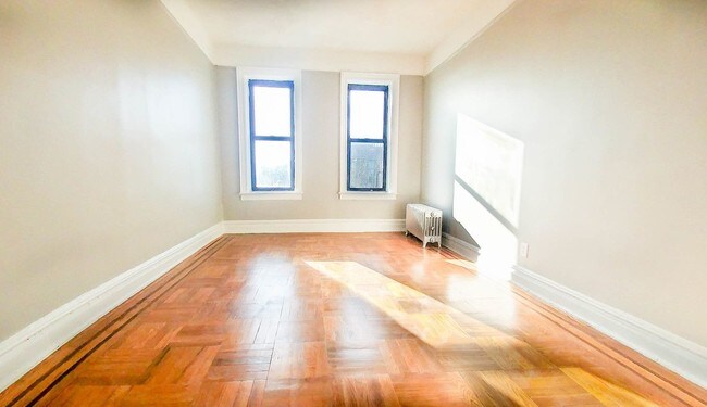 Foto del edificio - 471 E 45th St