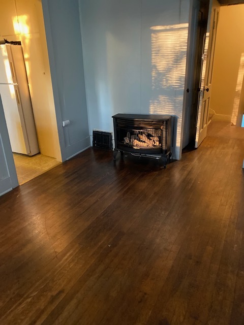 Primary Photo - 982 Grove St