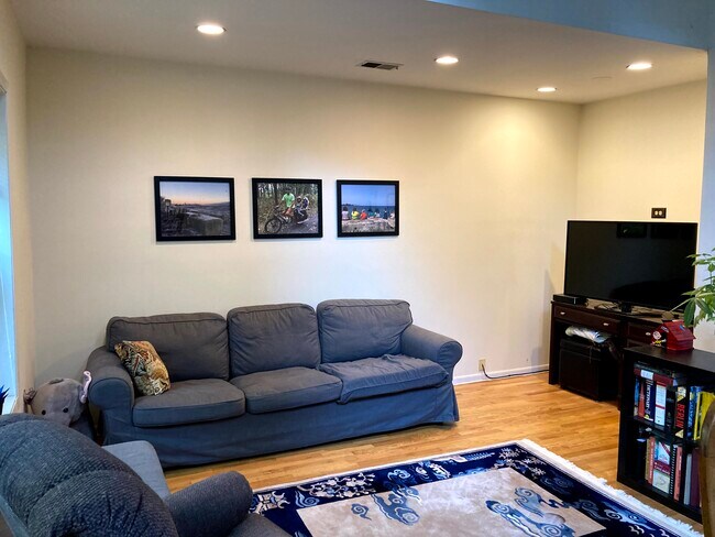 Foto del edificio - 1519 N Hudson Ave