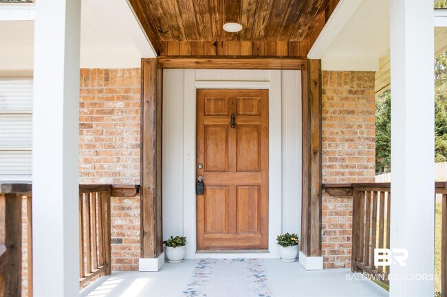 Foto del edificio - 7099 Pinehill Rd