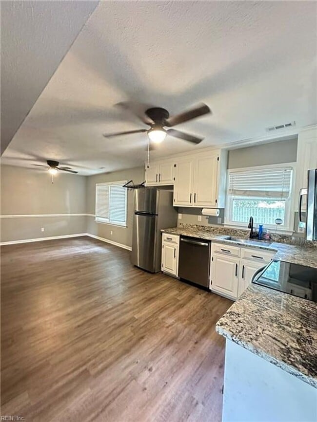 Foto del edificio - 3 BED 2.5BA SINGLE FAMILY HOME
