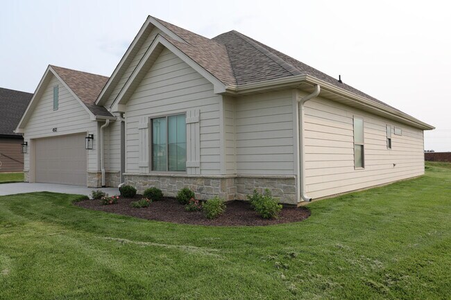 Foto del edificio - 4512 Estacada Dr