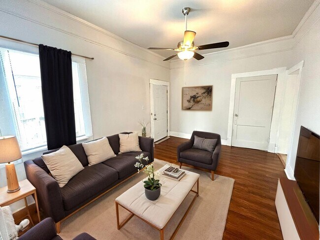 Foto del edificio - **APPLICATION RECEIVED** Available Now! 2 ...