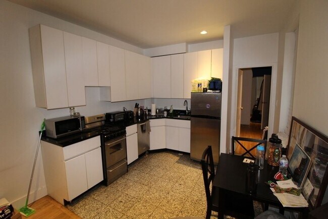 Building Photo - 238 E 53rd St