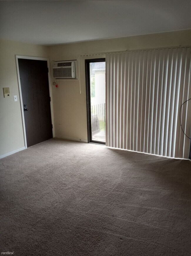 Building Photo - 2 br, 1 bath  - 102 Olesen Dr Apt 201