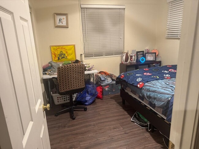 Building Photo - 6016 Sunflower St