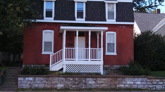 Building Photo - 619 N 5th St