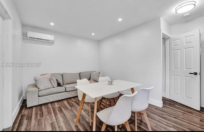 Foto del edificio - 685 SW 7th Terrace