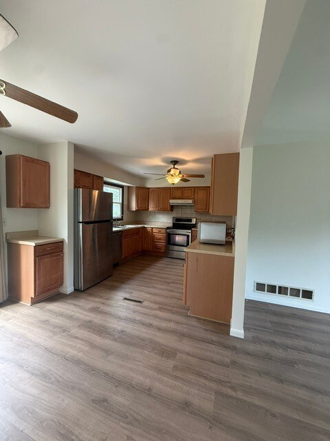 Foto del edificio - 305 Somerset Dr