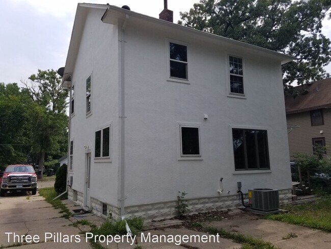 Building Photo - 3 br, 2 bath House - 903 7th Ave. NE