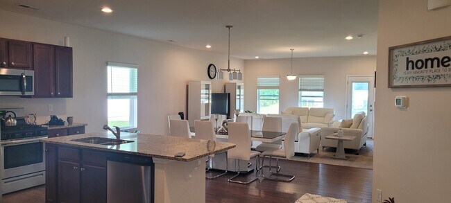 Foto del edificio - 7531 Tanglewood Way