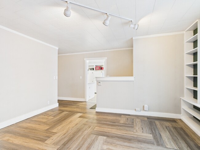 Building Photo - 820 Smythe St