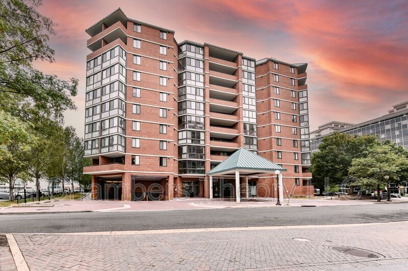 Photo - 1001 N Randolph St