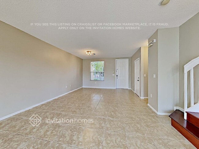 Building Photo - 4720 SW 163rd Ave