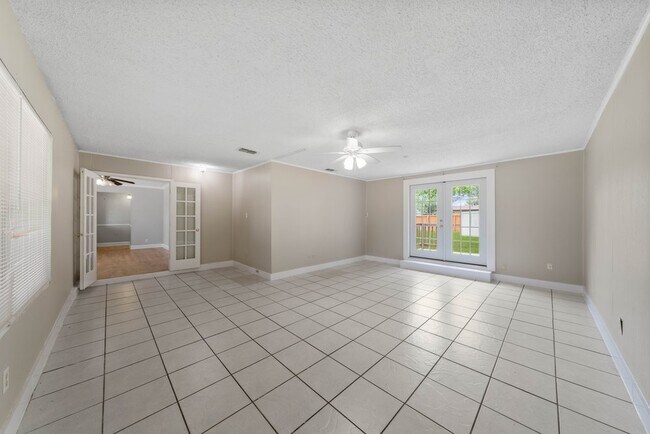 Foto del edificio - 7422 Stonehouse Dr