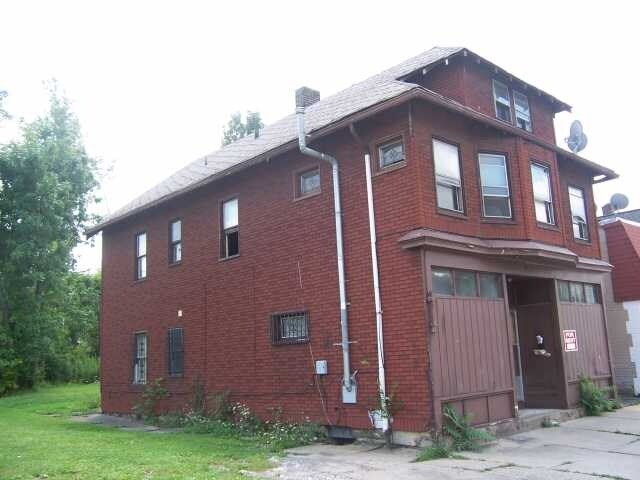 Primary Photo - 1047 Kensington Ave