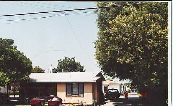 Primary Photo - 9825-9827 1/2 Rio Hondo P