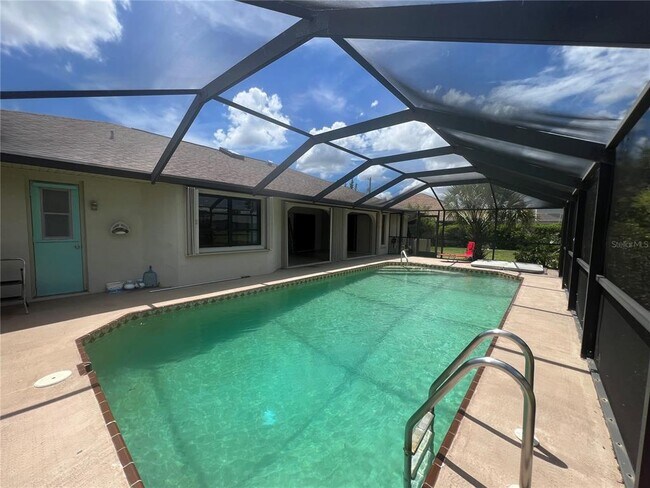 Building Photo - 2129 Amarillo Ln
