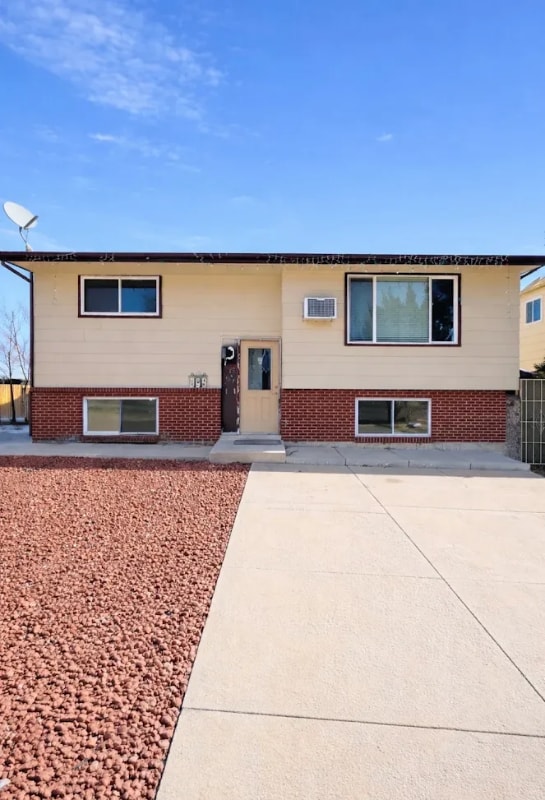 Photo - 203 University Dr House