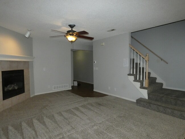 Building Photo - 10613 N Locust Ct