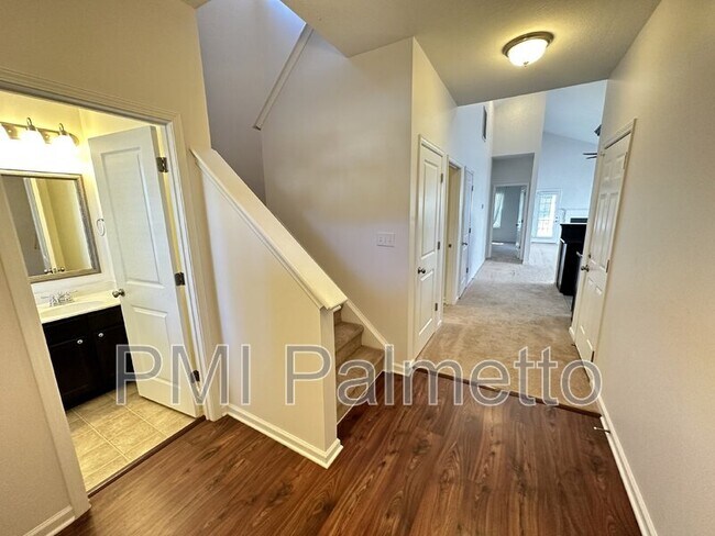 Foto del edificio - 233 Hawkins Creek Rd