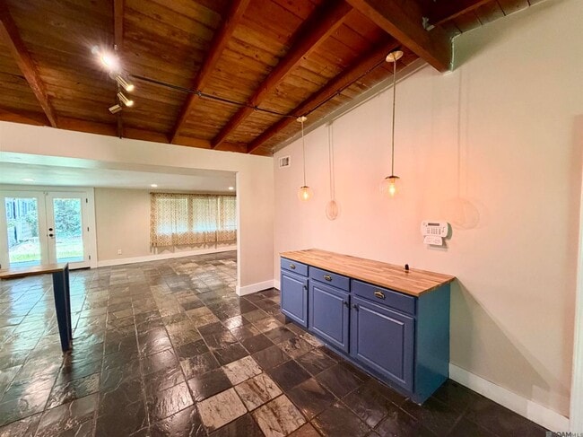 Building Photo - 26084 Pichon Rd