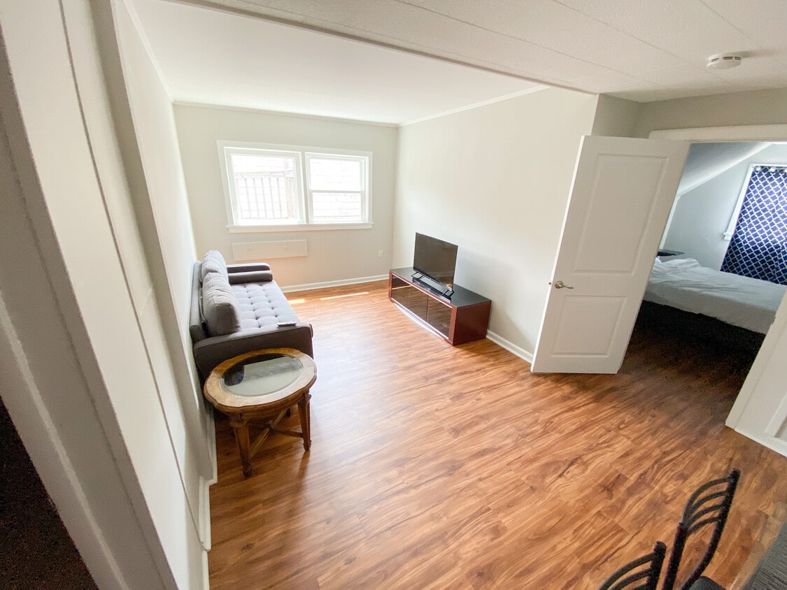 23 Maple St, New Brunswick, NJ 08901 Townhome Rentals in New