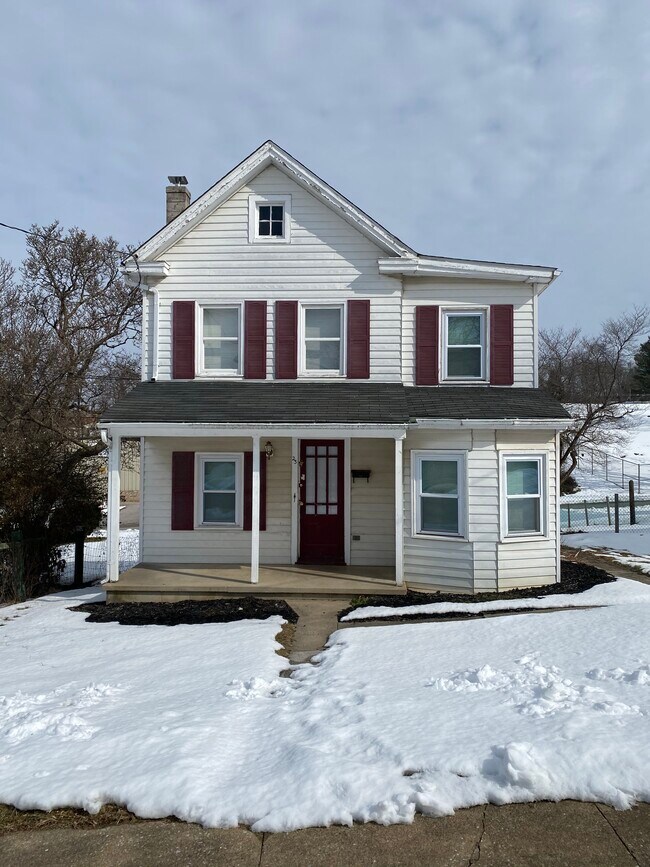 Front - 23 Webster St