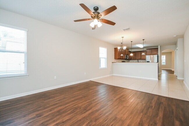 Foto del edificio - 5013 Brenton Manor Ave