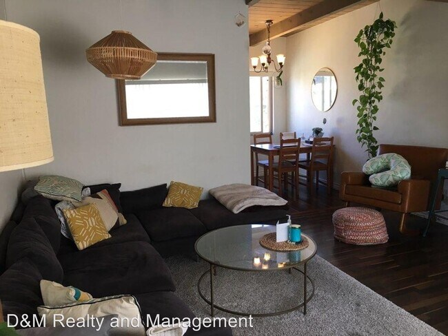 Building Photo - 5252-5274 La Jolla Mesa Dr