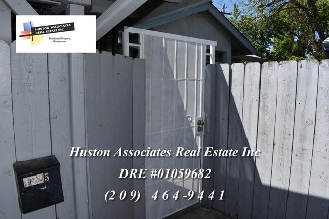 Building Photo - 1725 Sunnyside, Stockton