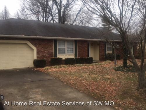 Foto principal - 1104 E Woodland St